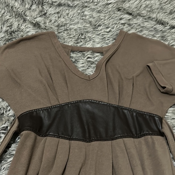 Brown dress - Picture 2 of 4